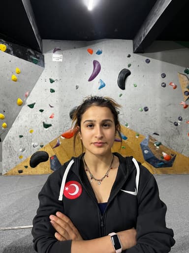 Zeliha EL